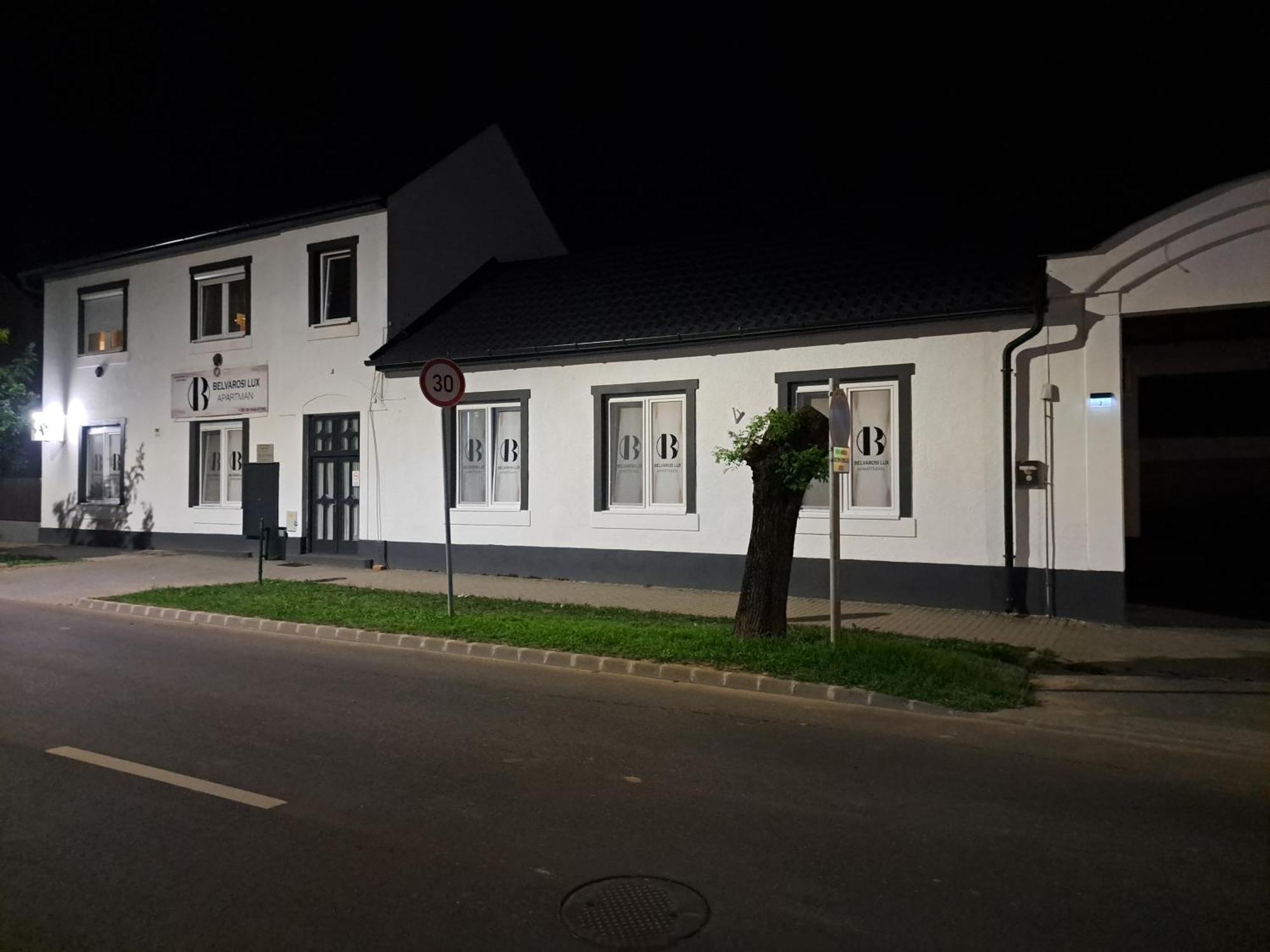 Belvarosi Lux Apartman Vásárosnamény Extérieur photo